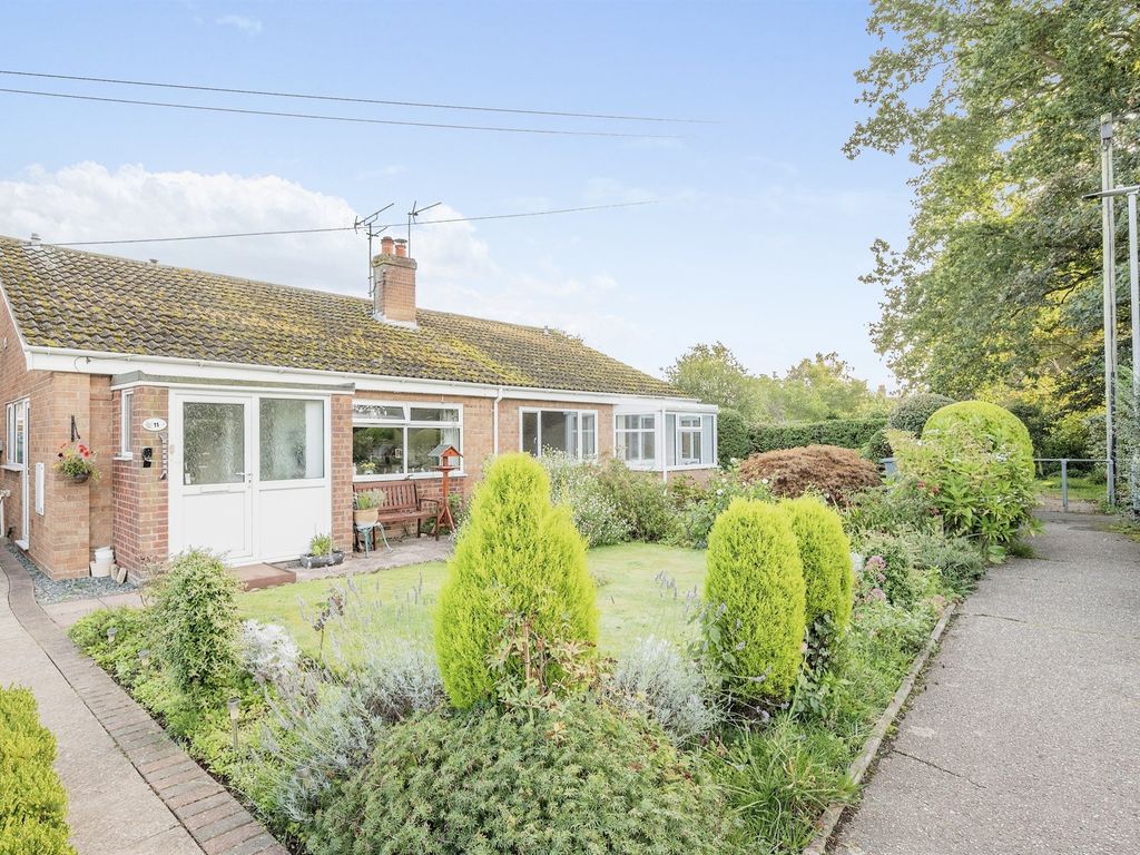 3 bed semidetached bungalow for sale in Jannys Close, Aylsham, Norwich