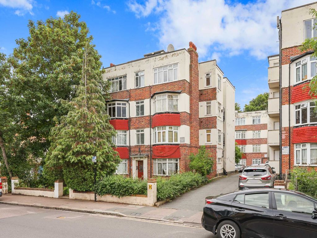 2 bed flat for sale in Brewster Road, Leyton E10 Zoopla