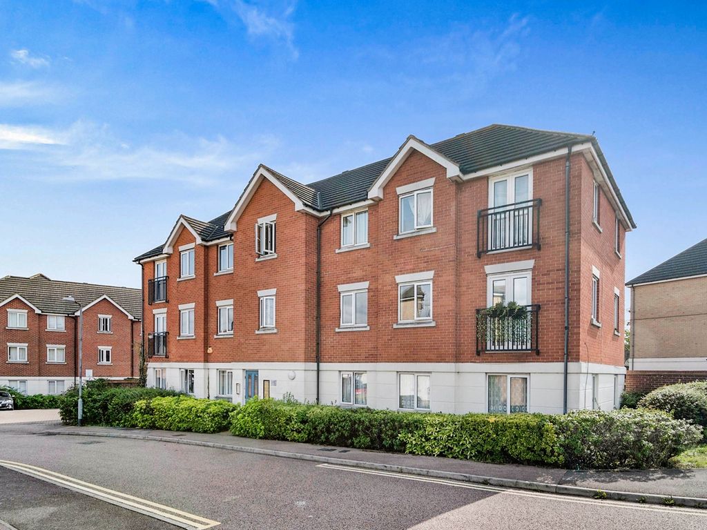 4 bed flat for sale in Grenville Road, Chafford Hundred, Grays RM16, £