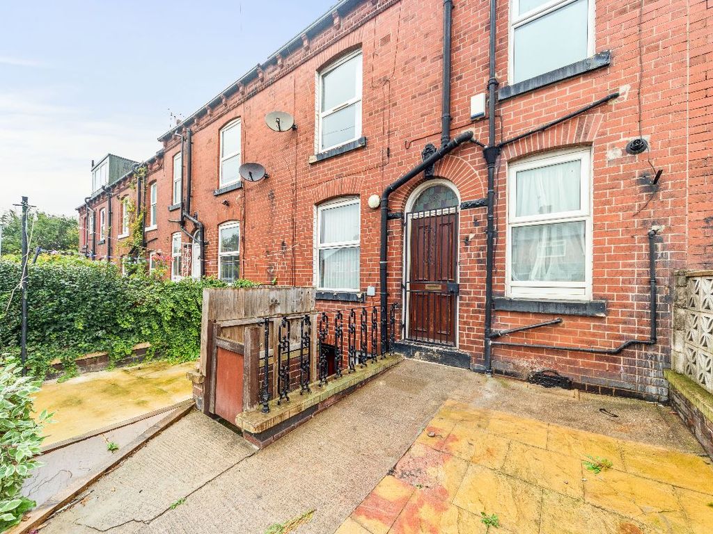 2 bed terraced house to rent in Colenso Road, Leeds LS11, £800 pcm Zoopla