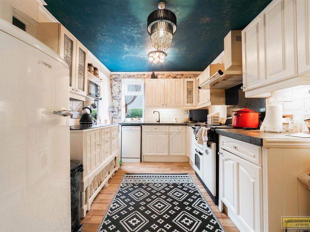 3 bed semidetached house for sale in Sunnyhurst Lane, Darwen BB3, £