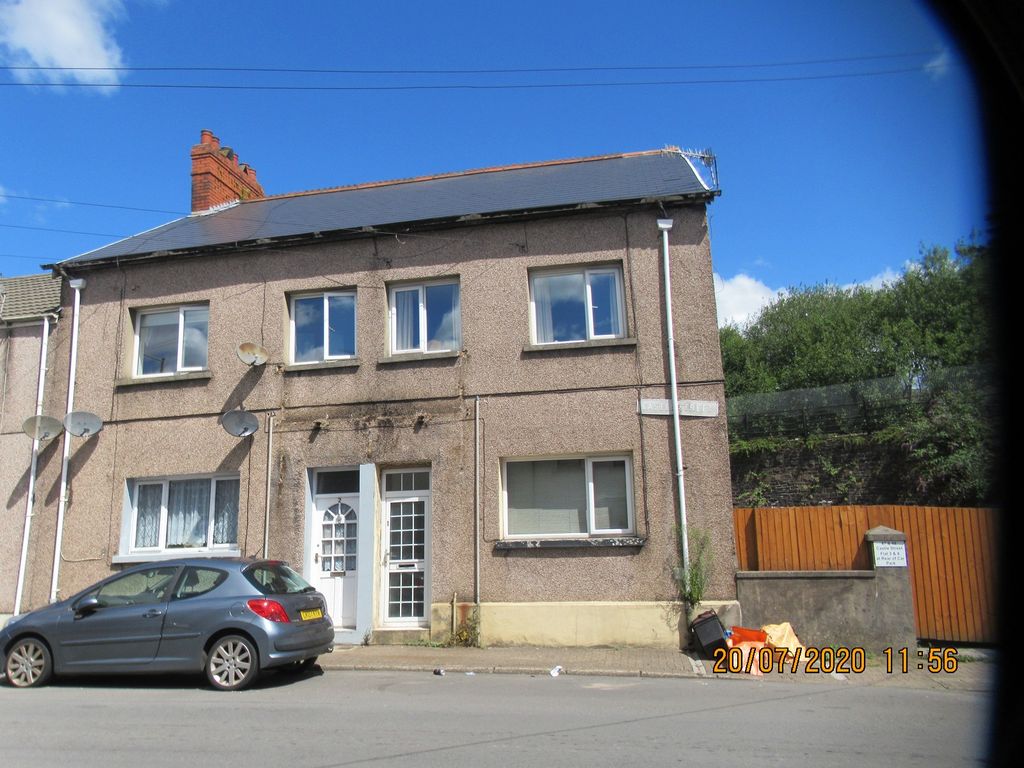 1 bed flat to rent in Castle Street, Maesteg, Bridgend. CF34, £470 pcm