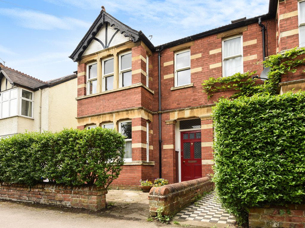 4 bed semidetached house to rent in Osler Road, Headington, Oxford OX3