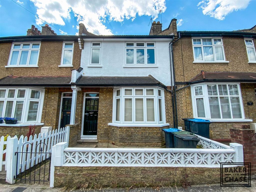 3 bed terraced house for sale in Holtwhites Hill, Enfield EN2, £575,000