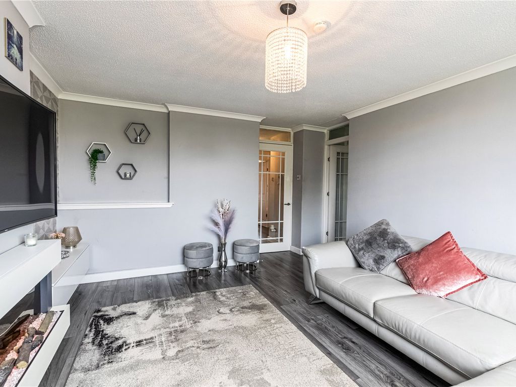 2 bed flat for sale in Braehead Road, Cumbernauld, Glasgow G67, £52,000