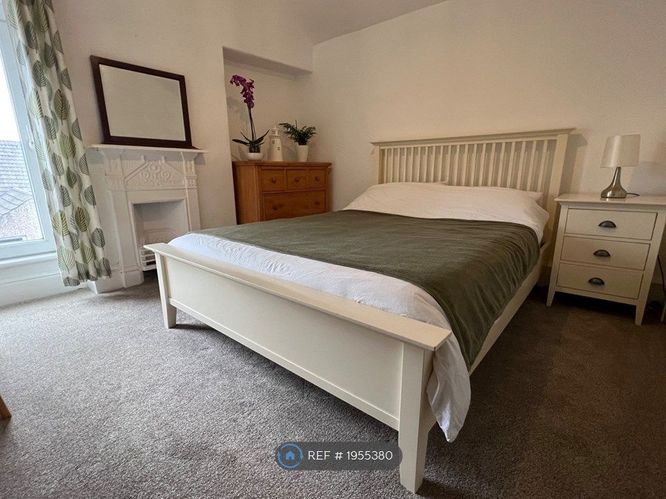 Room to rent in Rhondda Street, Swansea SA1, £550 pcm Zoopla