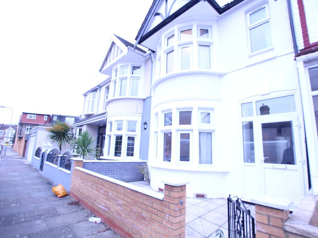 4 bed terraced house to rent in Dunedin Road, Ilford, London IG1 Zoopla