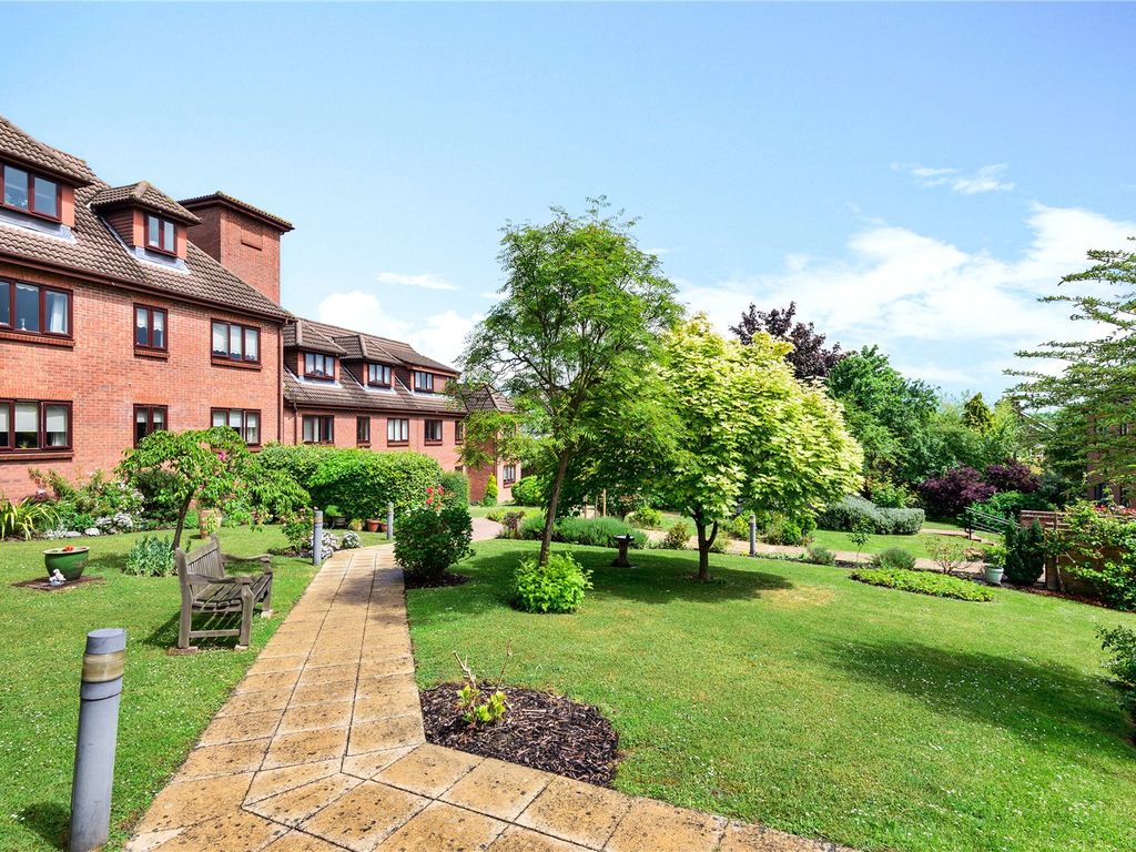 1 bed flat for sale in Regency Lodge, Albert Road, Buckhurst Hill