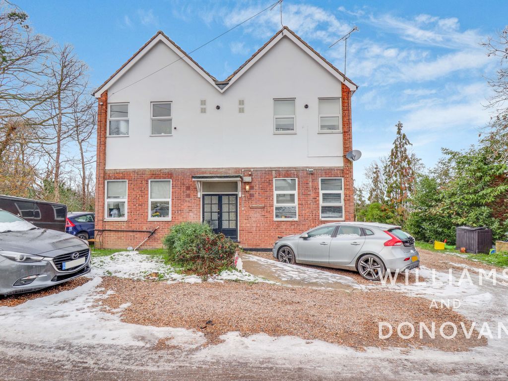 2 bed flat for sale in Catherine Road, Benfleet SS7 Zoopla