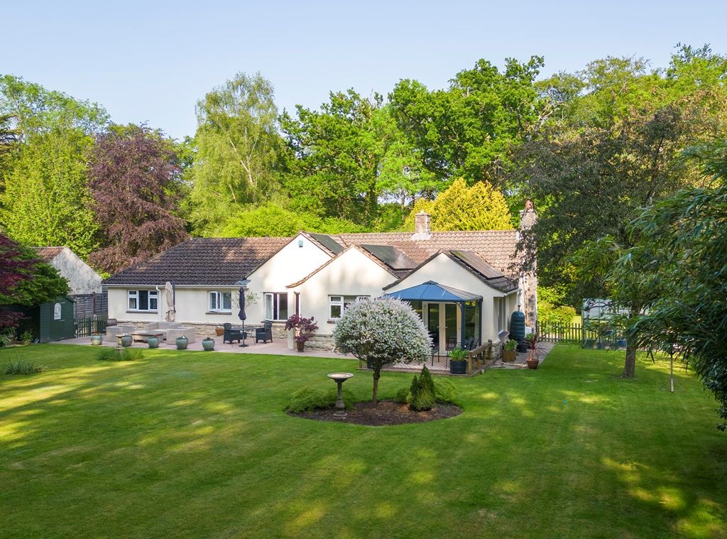 3 bed bungalow for sale in Honey Lane, Burley, Ringwood BH24 Zoopla