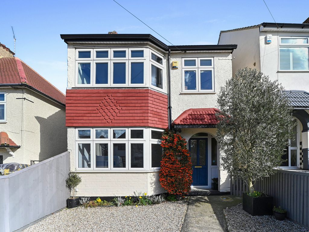 4 bed detached house for sale in Western Avenue, Brentwood, Essex CM14