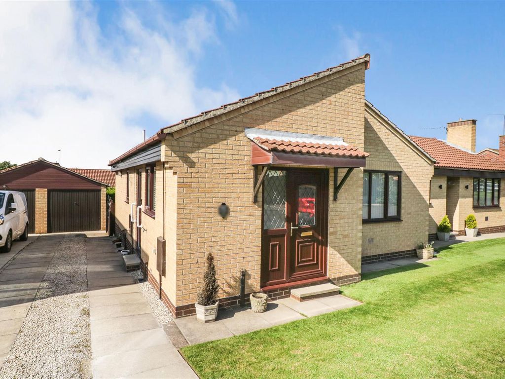 2 bed semidetached bungalow for sale in Rye Croft, Conisbrough