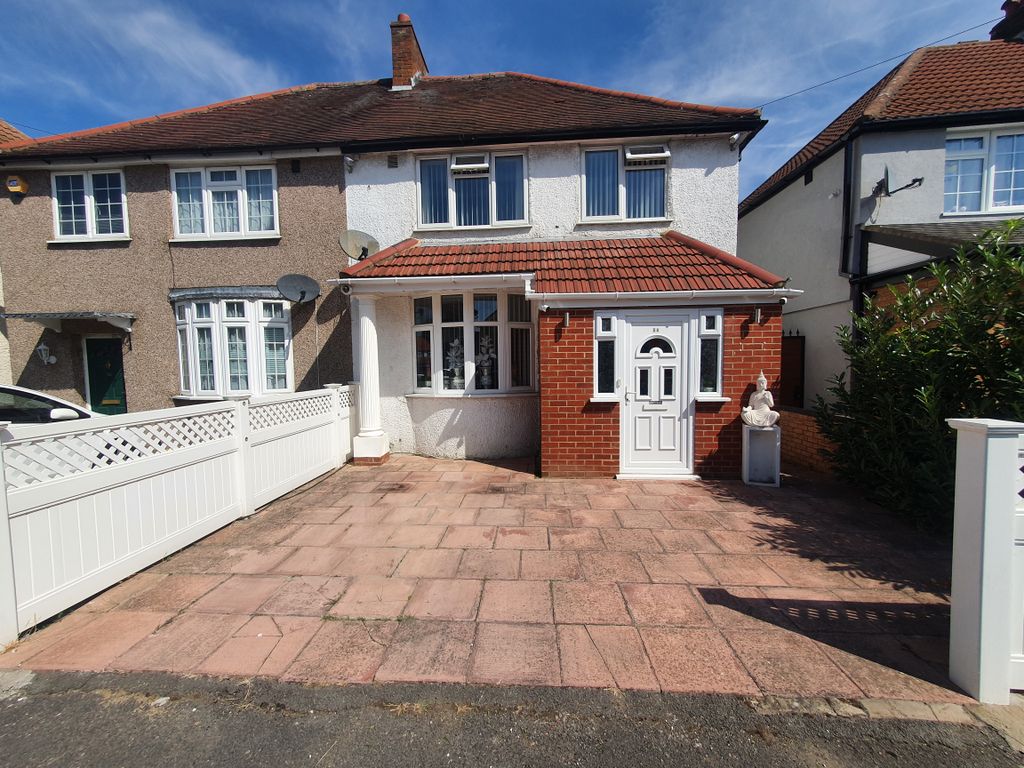 3 bed semidetached house for sale in Stuart Crescent, Hayes UB3 Zoopla