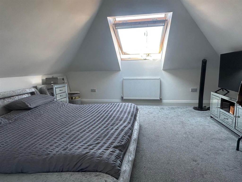 4 bed detached bungalow for sale in Hasilwood Square, Coventry CV3 Zoopla