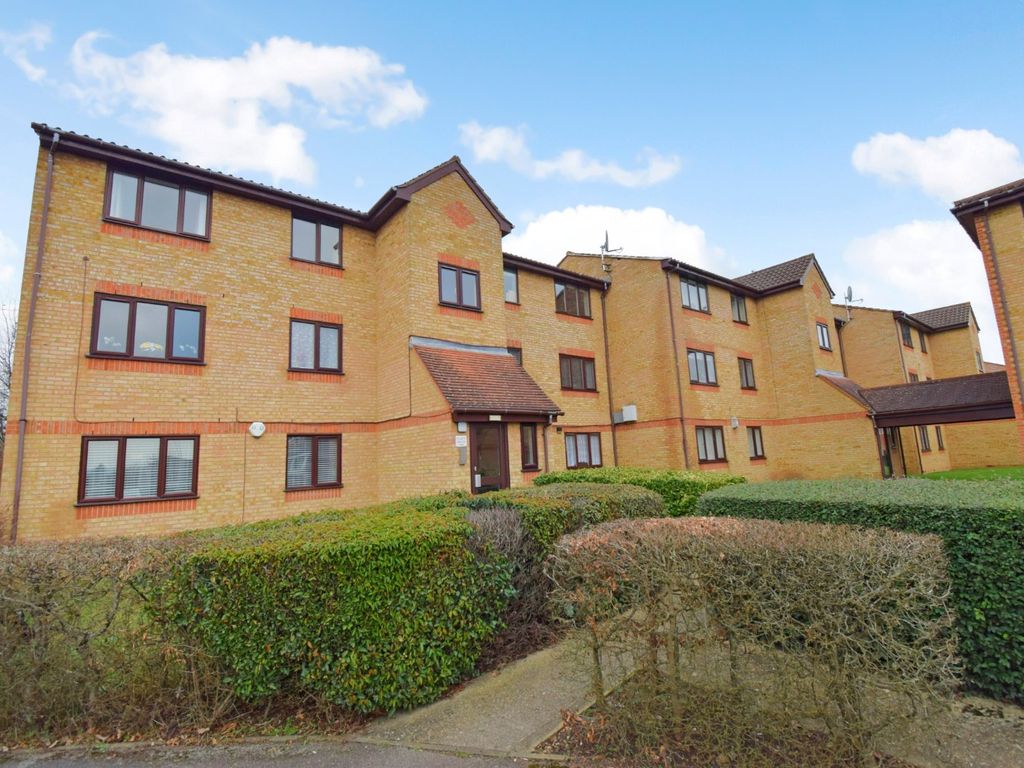 1 bed flat for sale in Lowestoft Drive, Near Burnham, Berkshire SL1, £