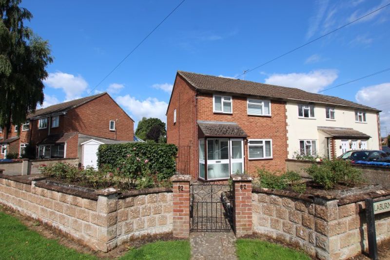 3 bed semidetached house for sale in Laburnum Crescent, Kidlington OX5