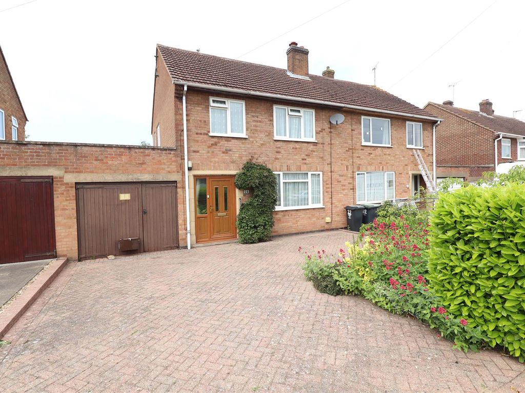3 bed semidetached house for sale in Manor Road, Rushden NN10 Zoopla