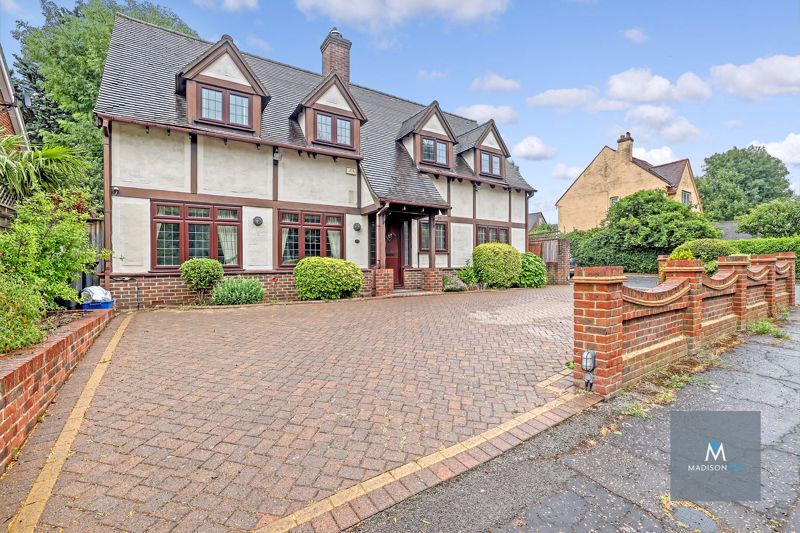 4 bed detached house for sale in Carroll Hill, Loughton IG10 Zoopla