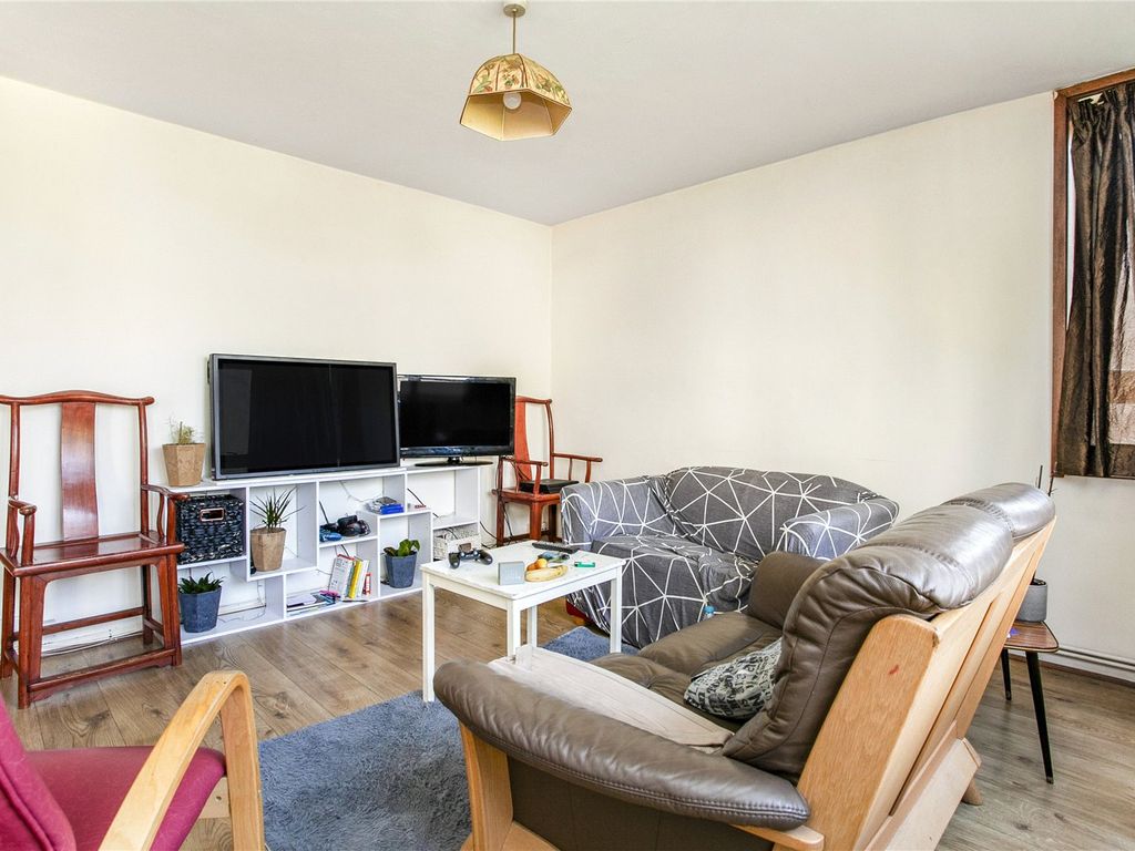 2 bed flat to rent in Procter House, Avondale Square, Bermondsey