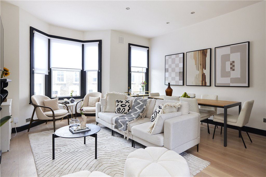 3 bed property for sale in Battersea Bridge Road, London SW11, £