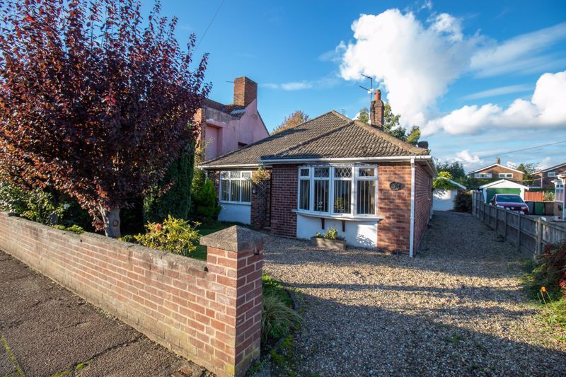 3 bed detached bungalow for sale in Brabazon Road, Hellesdon, Norwich