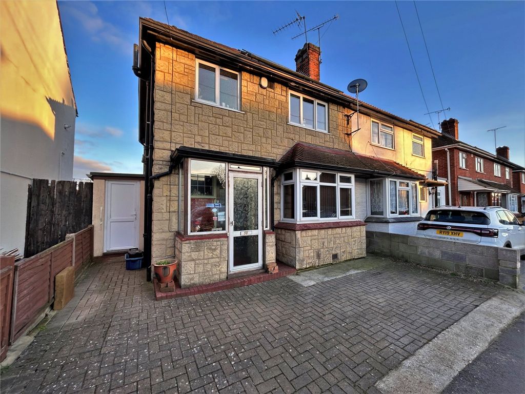 3 bed semidetached house for sale in North Lane, Aldershot, Hampshire