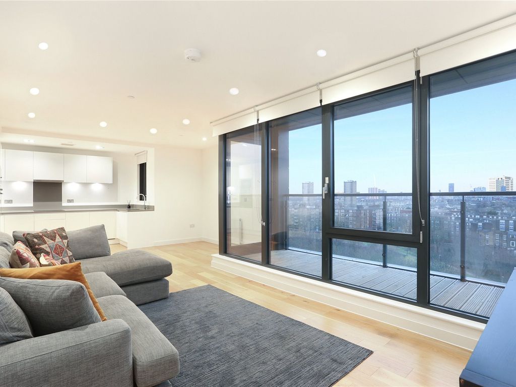 2 bed flat to rent in Palmers Road, Bethnal Green, London E2, £2,700