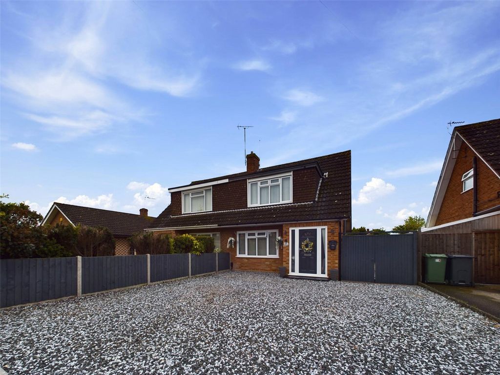 3 bed semidetached house for sale in Manor Park, Longlevens