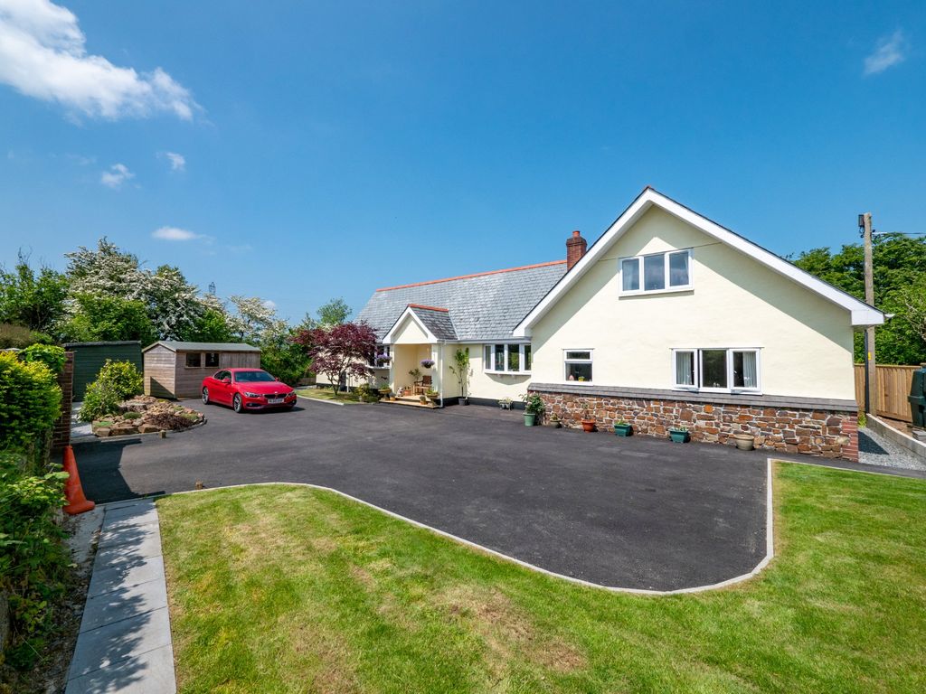 4 bed detached house for sale in Holsworthy EX22 Zoopla