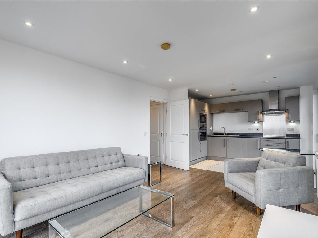 2 bed flat to rent in Bootmakers Court, Ben Jonson Road, Limehouse