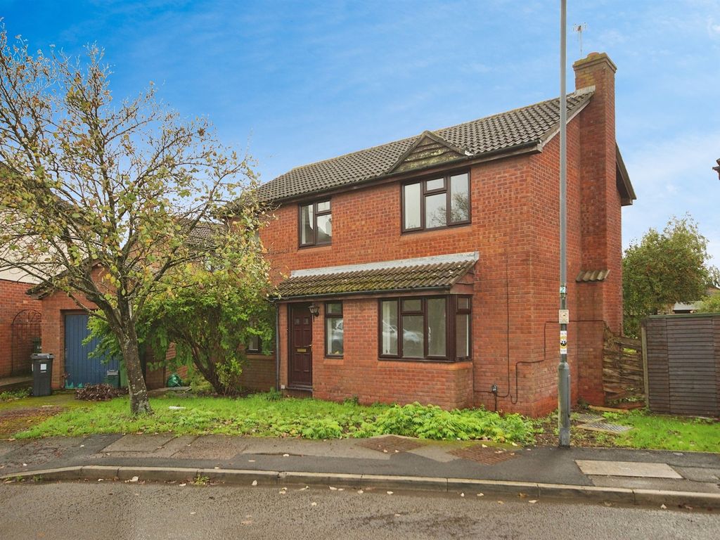 4 bed detached house for sale in Touchstone Avenue, Stoke Gifford