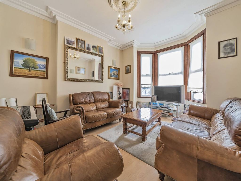 4 bed property for sale in Bensham Manor Road, Thornton Heath CR7, £