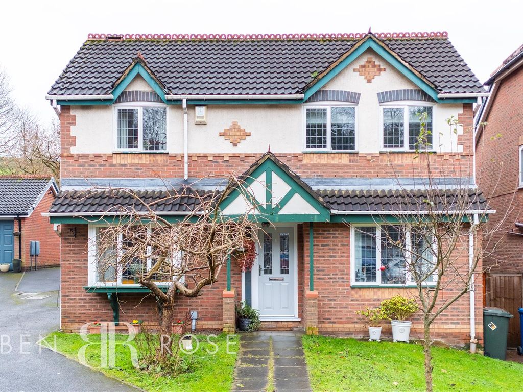 4 bed detached house for sale in Wells Fold Close, ClaytonLeWoods