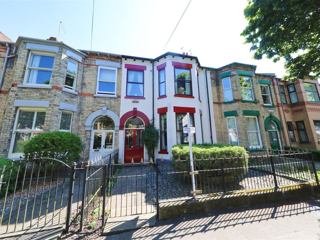 5 bed terraced house for sale in Victoria Avenue, Princes Avenue, Hull