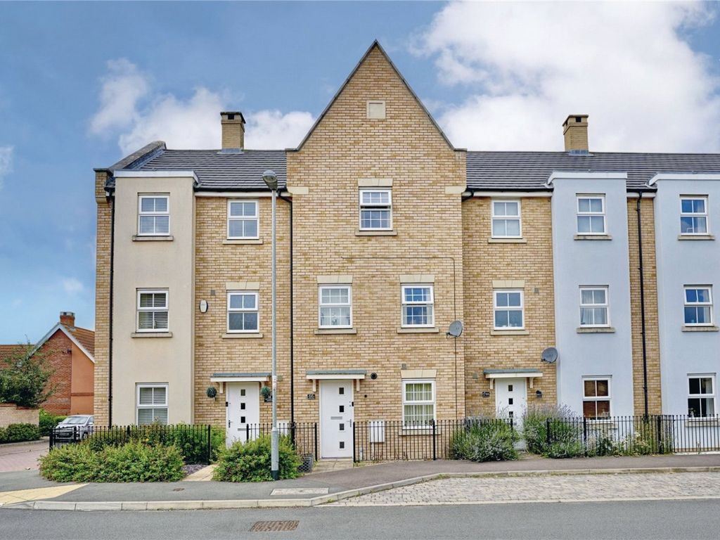 4 bed town house for sale in buttercup avenue, eynesbury, st. neots, cambridgeshire pe19