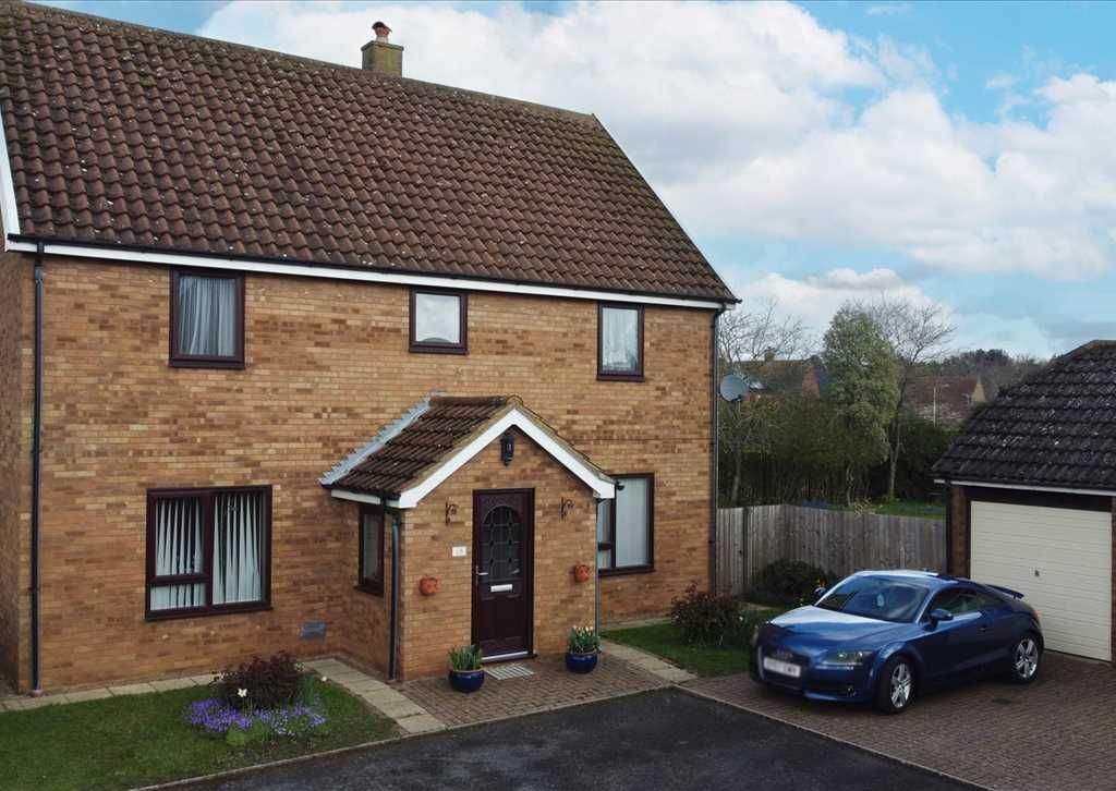4 bed detached house for sale in Manor Road, Martlesham Heath, Ipswich