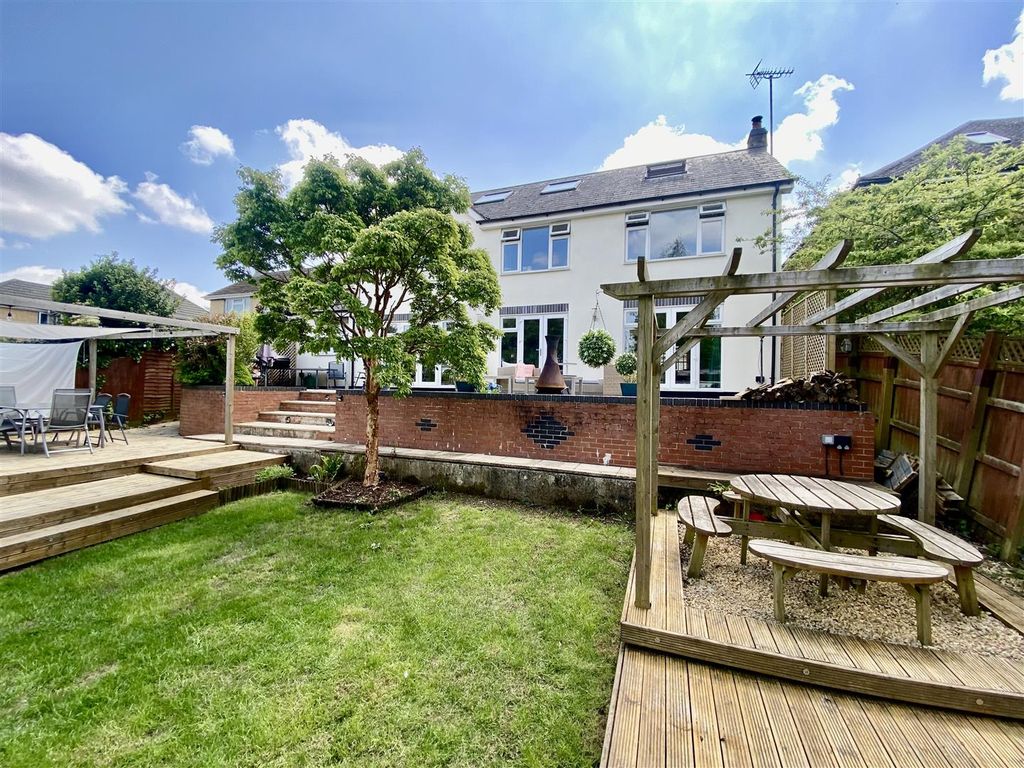 6 bed detached house for sale in Okus Road, Swindon SN1, £895,000 Zoopla