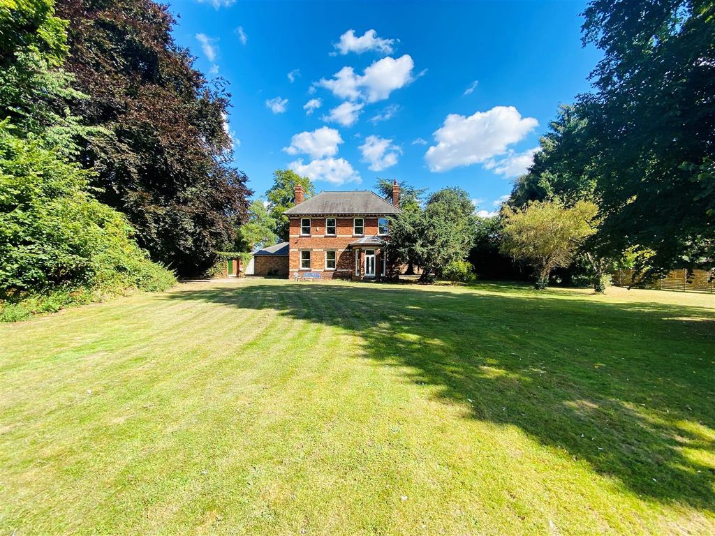 5 bed detached house for sale in Rythergate, Cawood, Selby YO8 Zoopla