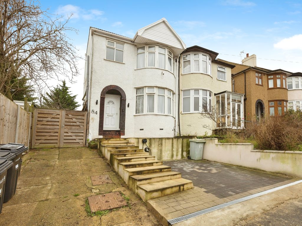 3 bed semidetached house for sale in Dovedale Avenue, Ilford IG5, £