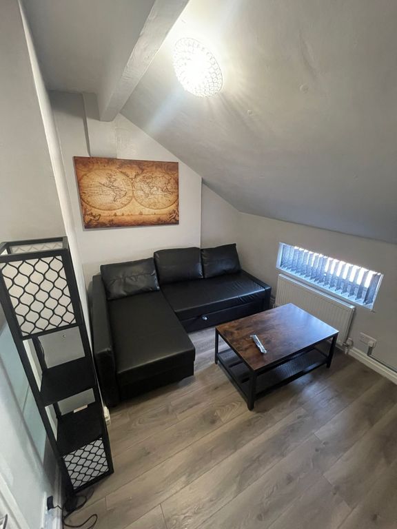 1 bed flat to rent in Crumpsall Lane, Manchester M8, £895 pcm Zoopla