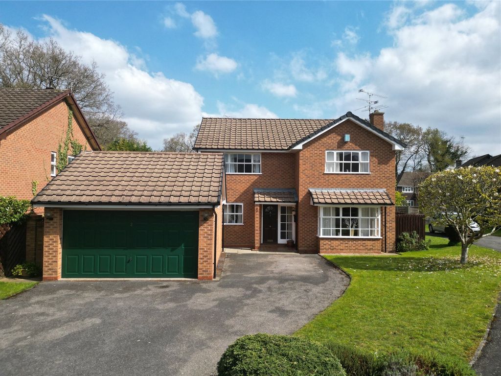 4 bed detached house for sale in Burlington Court, Blackwater
