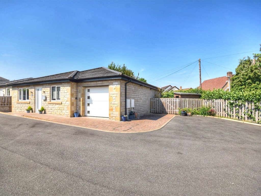 3 bed detached bungalow for sale in Whalley Road, Billington, Clitheroe