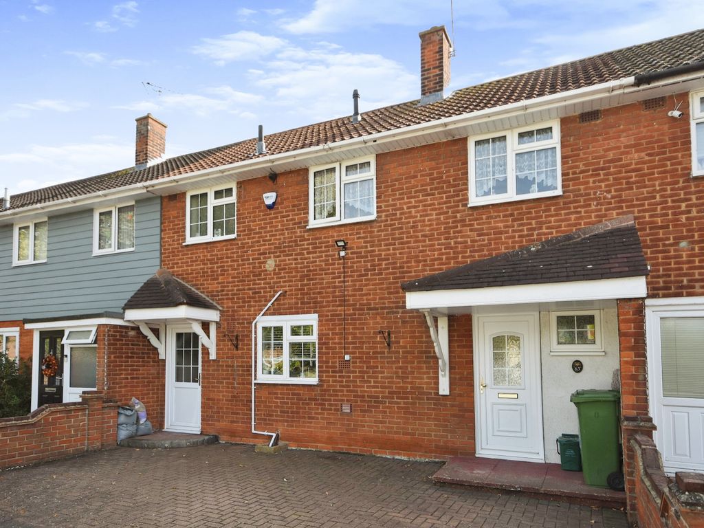 3 bed terraced house for sale in The Fryth, Basildon, Essex SS14, £325,000 Zoopla