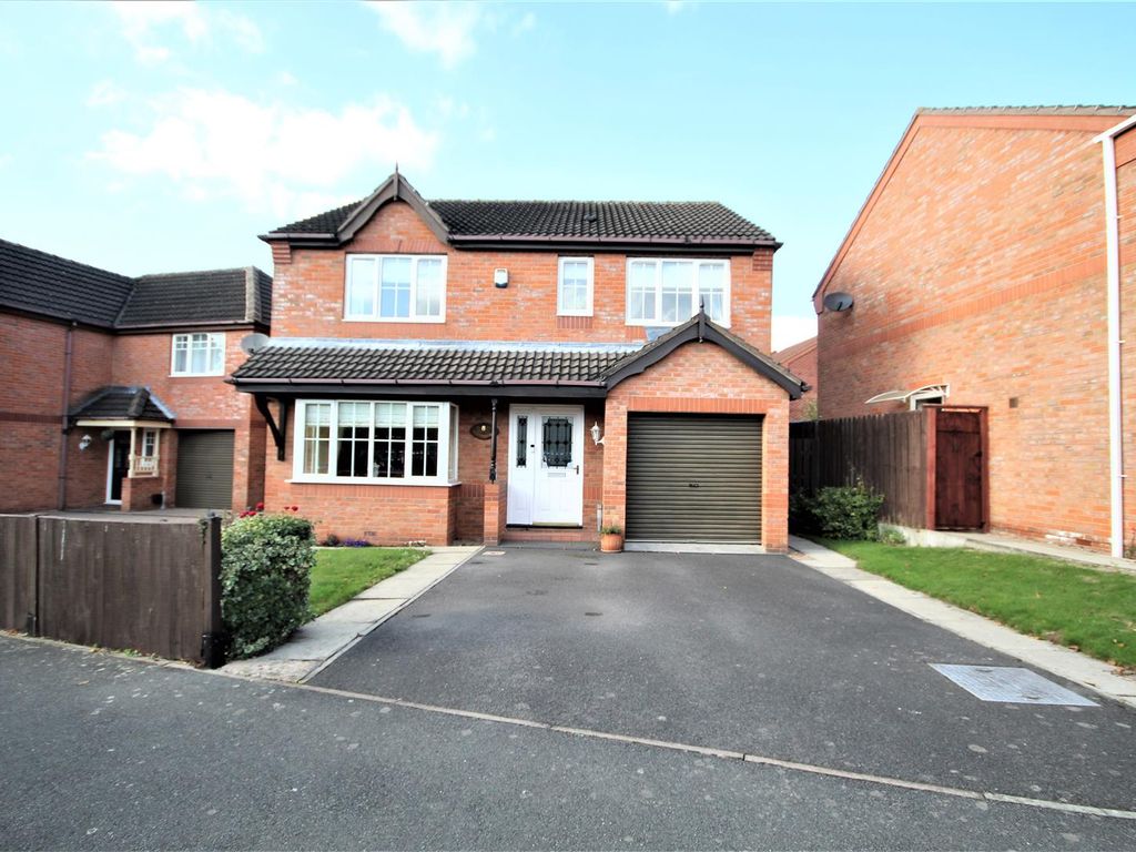 4 bed detached house for sale in Potters Croft, Newhall, Swadlincote