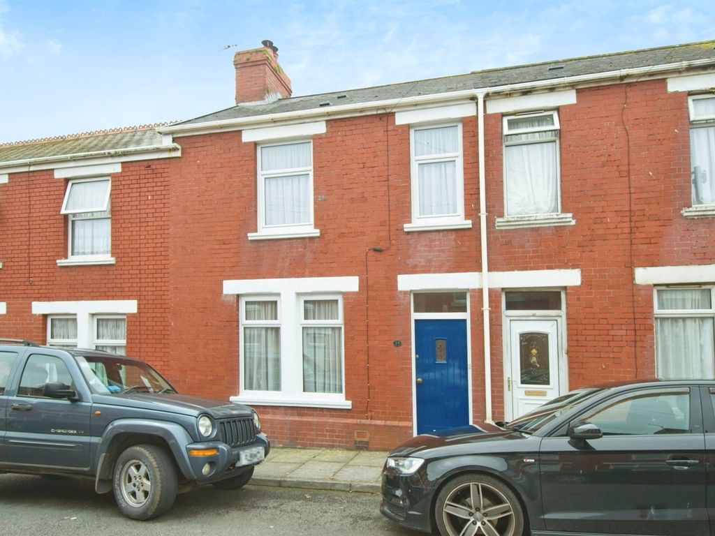 4 bed terraced house for sale in Westbourne Place, Porthcawl CF36, £