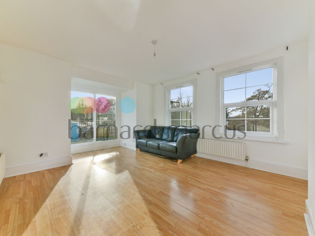 2 bed flat to rent in Station Approach, Sanderstead Road, Sanderstead