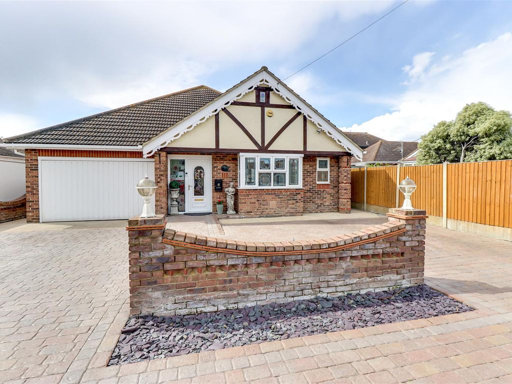 4 bed detached house for sale in Beachway, Canvey Island SS8 Zoopla