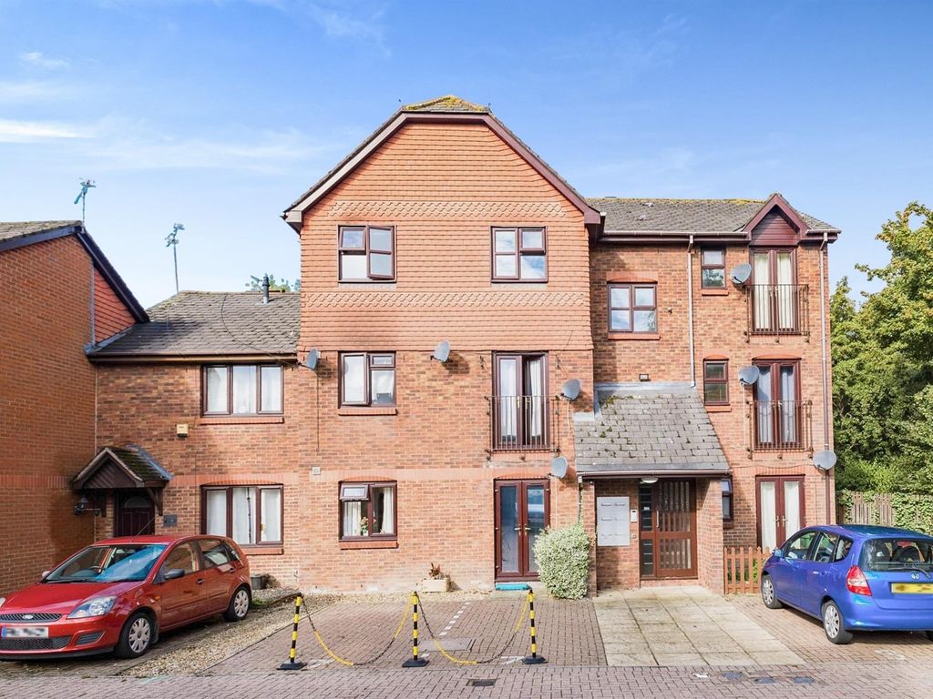 2 bed flat for sale in Ancona Close, Ramleaze, Swindon SN5 Zoopla