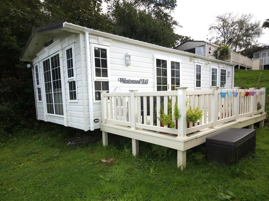 2 bed mobile/park home for sale in Bideford Bay Holiday Park, Bucks