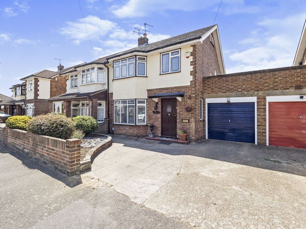 3 bed semidetached house for sale in Denholme Walk, Rainham RM13 Zoopla